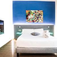 Sanfelice 33 Luxury Suites, hotel in: Molo Beverello, Napels