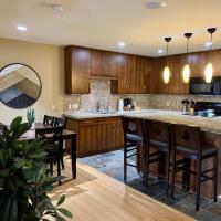 Luxurious Condo with Spa, Steam Room hosted by Fenwick Vacation Rentals