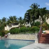 Swimming Pool- Balcony Veranda- Sea & Sunset Views, hotel i Dickenson Bay