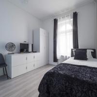 EXECUTIVE SINGLE ROOM WITH EN-SUITE in GUEST HOUSE CITY CENTRE, hotel di Bonnevoie, Luxembourg
