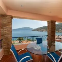 Natassa Apartments Penthouse sea view 30m from sea, hotel din Agia Effimia