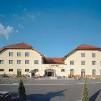 Landzeit Restaurant Voralpenkreuz, hotel a Sattledt