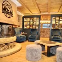 Hotel Petit Lacreu، فندق في سالاردو