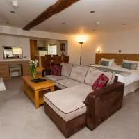 Porthole Suites, Hotel in Saint Aubin