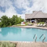 Muskoka Bay Resort، فندق في جرافنهورست