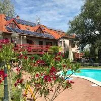 Zsanett Hotel, hotell i Balatonkeresztúr