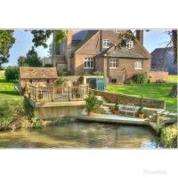 Goss Hall, hotel in Ash