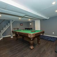 THEE PRIVATE POOL TABLE unit PENNSLANDING, QUEEN VILLAGE, TLA, A, hotel in Philadelphia