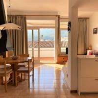 SAGUARDA - Apartamento luminoso con terraza, Hotel in Cadaqu&eacute;s