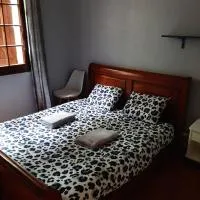Chambre maison piscine, hotel en Albi