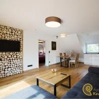 Apartment Keuerleber، فندق في Holzmaden
