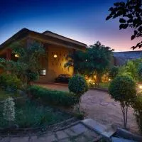 WelcomHeritage Jungle Home Pench, hotel di Jāmb