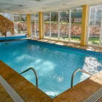 Casa Puente Albor PISCINA CLIMATIZADA, khách sạn ở El Espinar