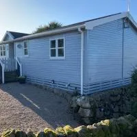 Holly Blue - Cosy wooden lodge Kippford, hotel Dalbeattie-ben