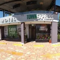 Hotel Town Express,位于杜兰戈的酒店