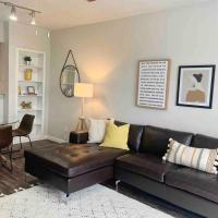 Newly Furnished 1BR Apartment w/ Hermann Park View, hotel din Houston Museum District, Houston