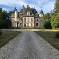 Château de Praslins – hotel w mieście Nogent-sur-Vernisson