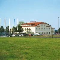 Landzeit Motor-Hotel St. Valentin, hotel en Sankt Valentin