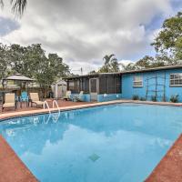 Tropical Palm Harbor Retreat with Lanai and Patio!, hotel in Palm Harbor