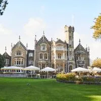 Oakley Court, Hotel in Windsor