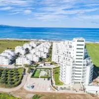 Ghaziveran에 위치한 호텔 Aphrodite Beachfront Resort Official