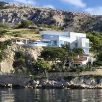 Shimmer & Shine, hotel em Baška
