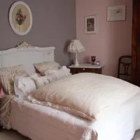 petite maison berrichonne, hotel Chârost városában