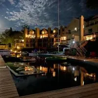 Muskoka Lakes Hotel and Resorts, khách sạn ở Port Carling