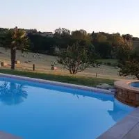 Gite Stone & Spa, מלון בChasselay