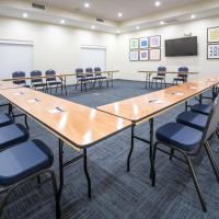 Holiday Inn Express & Suites - Fort Myers Airport by IHG, hotel near Southwest Florida International Airport - RSW, Fort Myers