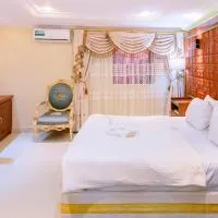 Hôtel La Principauté Douala Bonapriso، فندق في دوالا