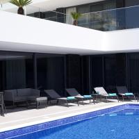 Luxury Villa Aleana, hotel in Praia do Vau, Portimão