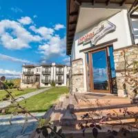 Paroraia, hotel en Angistron