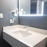 Moonlight Inn and Suites Sudbury: Sudbury, Greater Sudbury Havaalanı - YSB yakınında bir otel