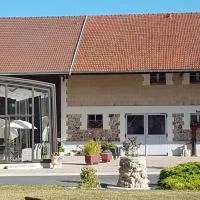 L'Hébergerie โรงแรมในÉpoye