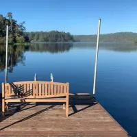 Langlois에 위치한 호텔 Apartment at Floras Lake Getaway