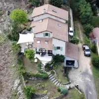 Malpas125 chambres chez l'habitant، فندق في Accons