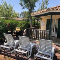 Chalet La Dragonniere, hotel malapit sa Beziers Cap d'Agde Airport - BZR, Vias