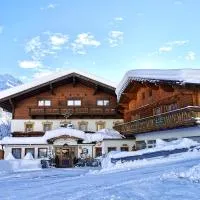 Alpengasthof Pichler، فندق في Sankt Veit in Defereggen