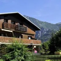 Chalet la Cachette Cyclists & Skiers, hotel u gradu Bur d'Oazan