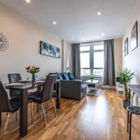 Ashford Modern Apartments Centrally Located with Onsite Parking and Fantastic Views!, hotel in Ashford