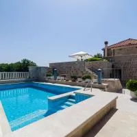 Studio Antica, apartment with a private swimming pool、Močićiにあるドゥブロヴニク空港 - DBVの周辺ホテル