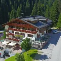 Hotel Almhof, hotell sihtkohas Hochfugen