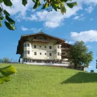 Hotel & Chalets Mariasteinerhof, хотел в Mariastein