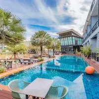 Phuengluang Riverside Hotel Chanthaburi: Chanthaburi şehrinde bir otel