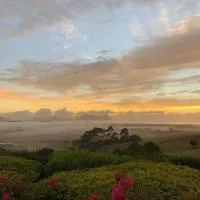 Views to unwind - self contained unit w/king bed, Hotel in Ruakaka
