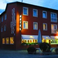Hotel & Apartments Böhm، فندق في غرافنفور