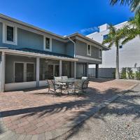 Lido Key Hideout with Patio and Yard and Walk to Beach!