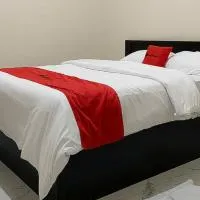 RedDoorz Syariah near Kawasan Simpang Lima Pati, hotel a Pati