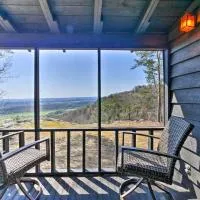 Secluded Ridgetop Hideaway w/ Valley Views!, hotel en Menlo